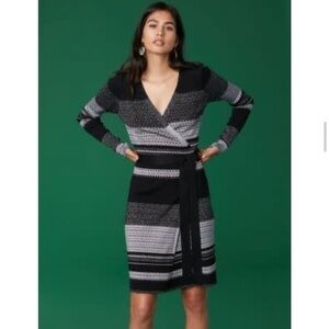 *Diane Von Furstenberg Long-Sleeve Metallic Striped Wrap Dress Size Medium